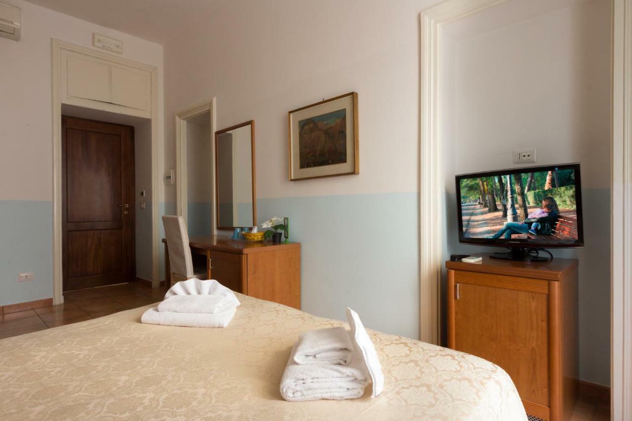 Few Steps From St Peter Bed & Breakfast