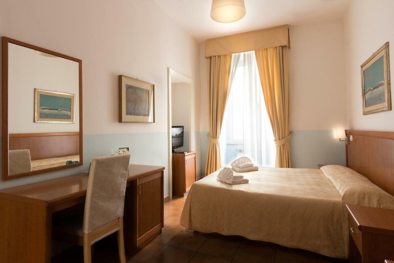 Few Steps From St Peter Bed & Breakfast
