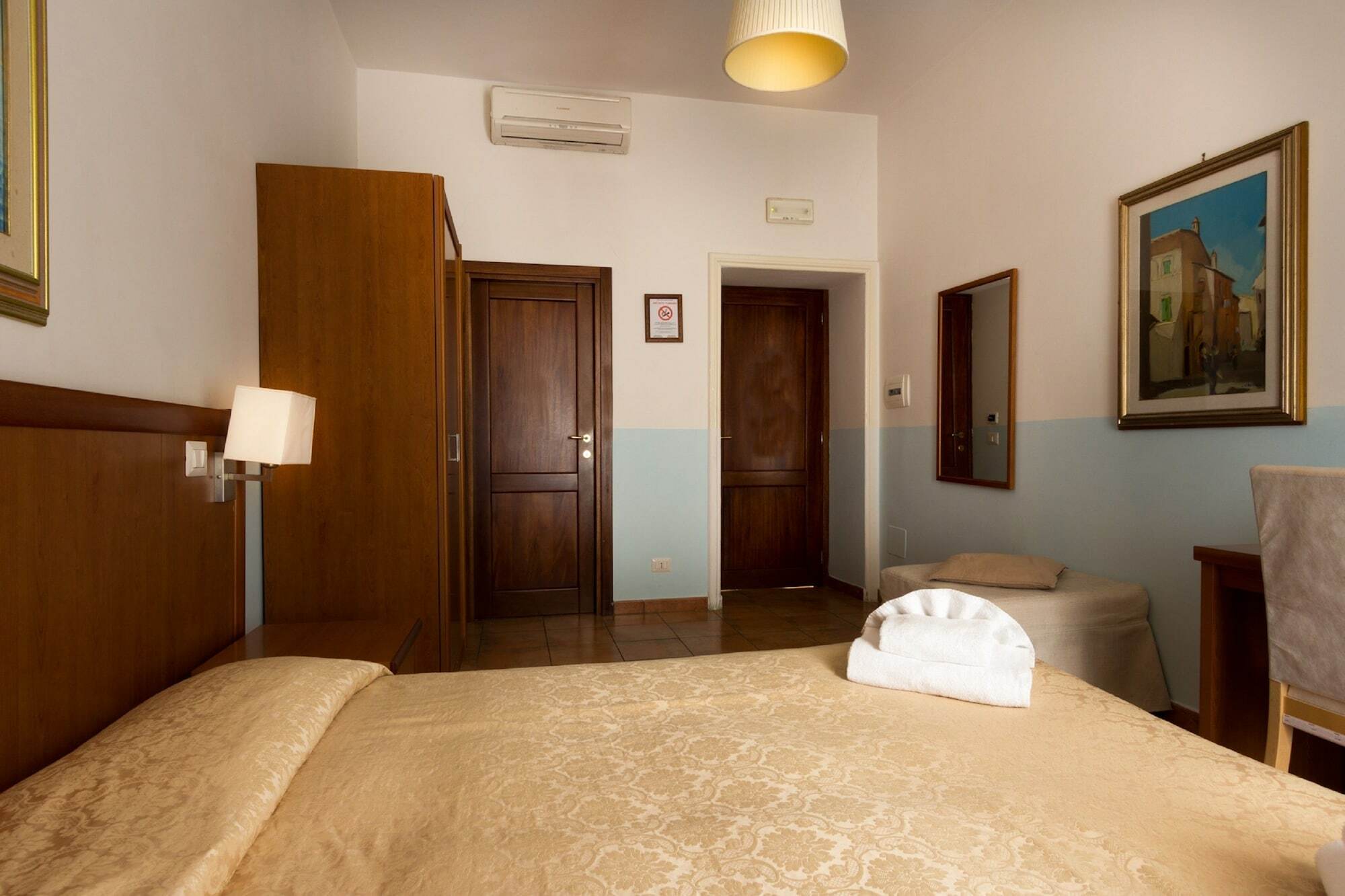 Few Steps From St Peter Bed & Breakfast Rome