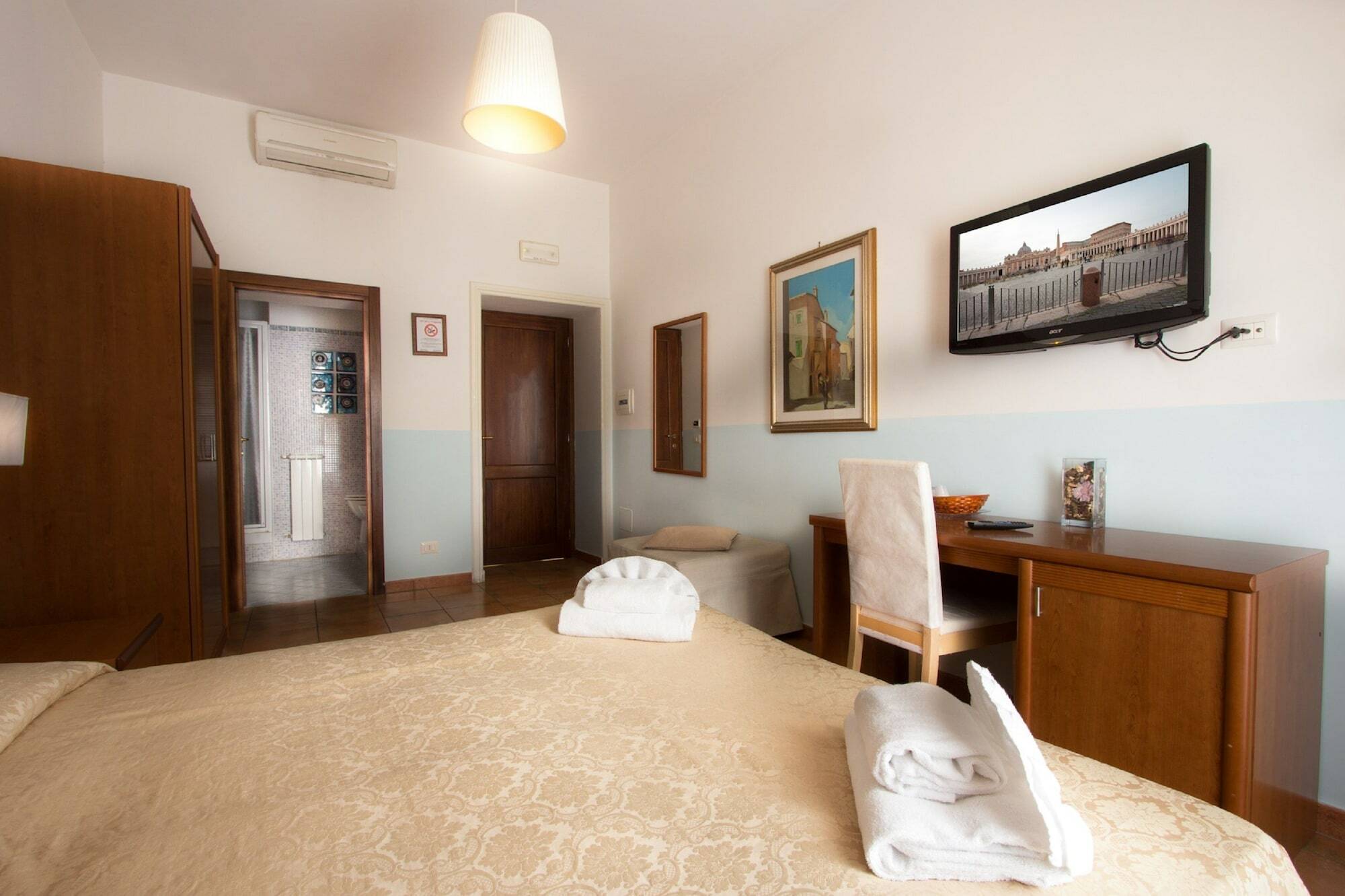 Few Steps From St Peter Bed & Breakfast Rome
